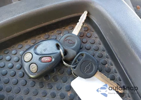 2004 Chevrolet Silverado 1500 Z71 from USA, damaged, VIN 2GCEK19T441282348